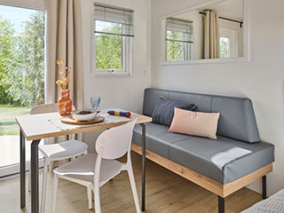 Salon LO110HLR - Canapé Gray, Rideaux Viko
