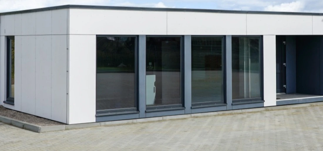 Bureau modulaire grandes baies vitr&eacute;es