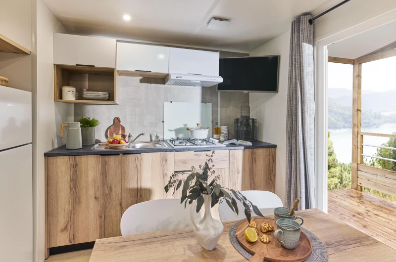 Cuisine donnant sur la terrasse