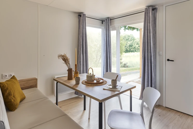 Salon ouvrant sur la terrasse